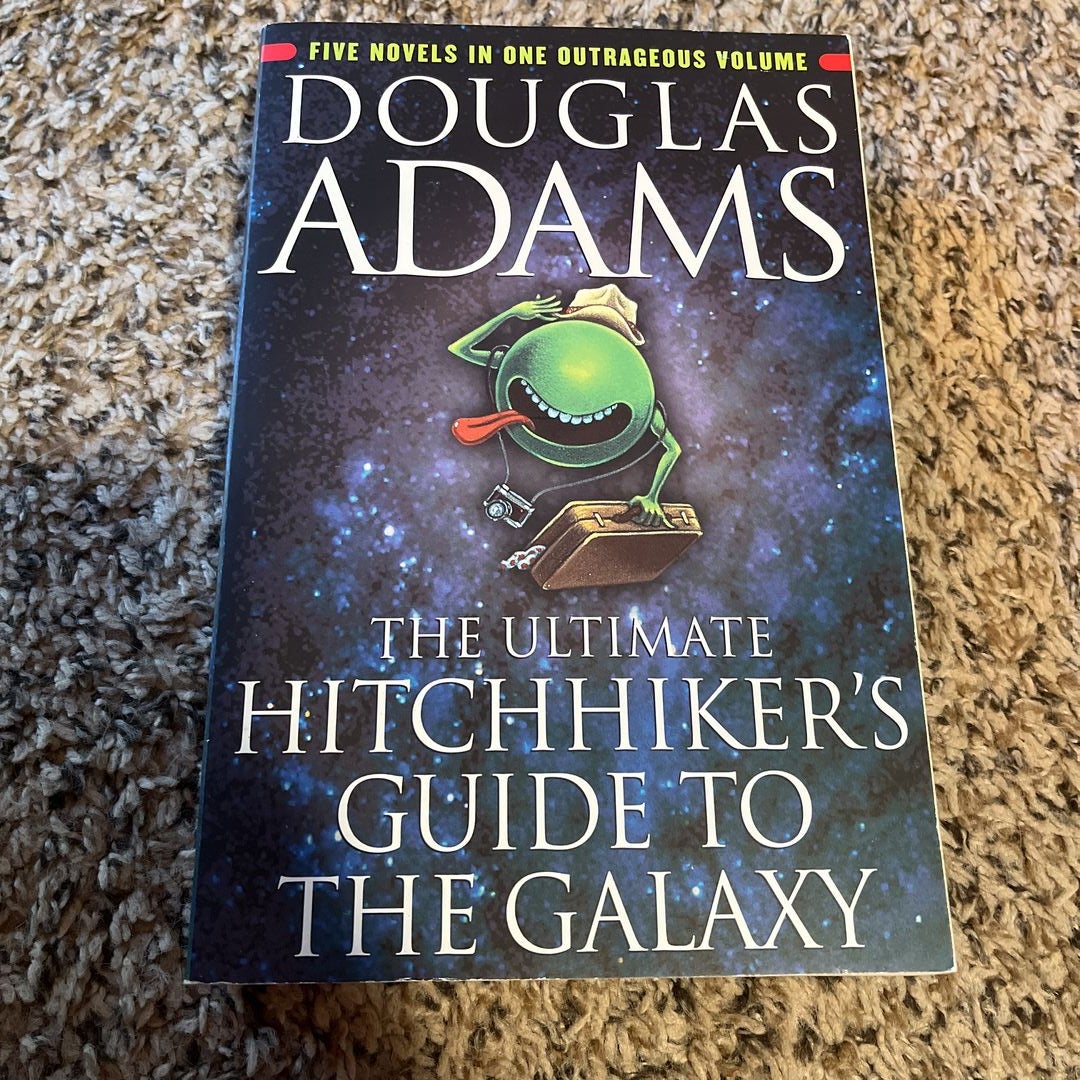 Galaxy　by　Douglas　The　Guide　Adams,　Ultimate　to　Paperback　Hitchhiker's　the　Pangobooks