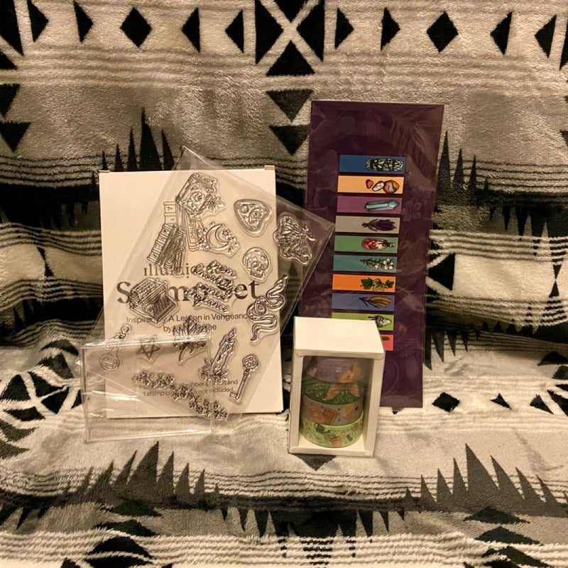 Bookish merch: stationary bundle 