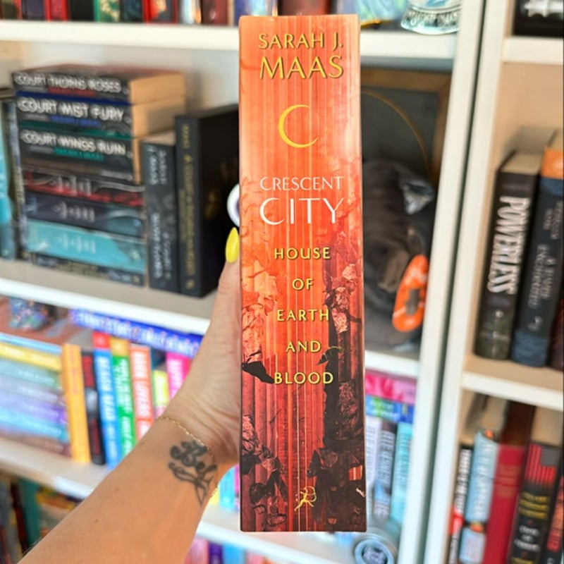  Crescent City House of Earth and Blood Barnes and Noble Exclusive Edition