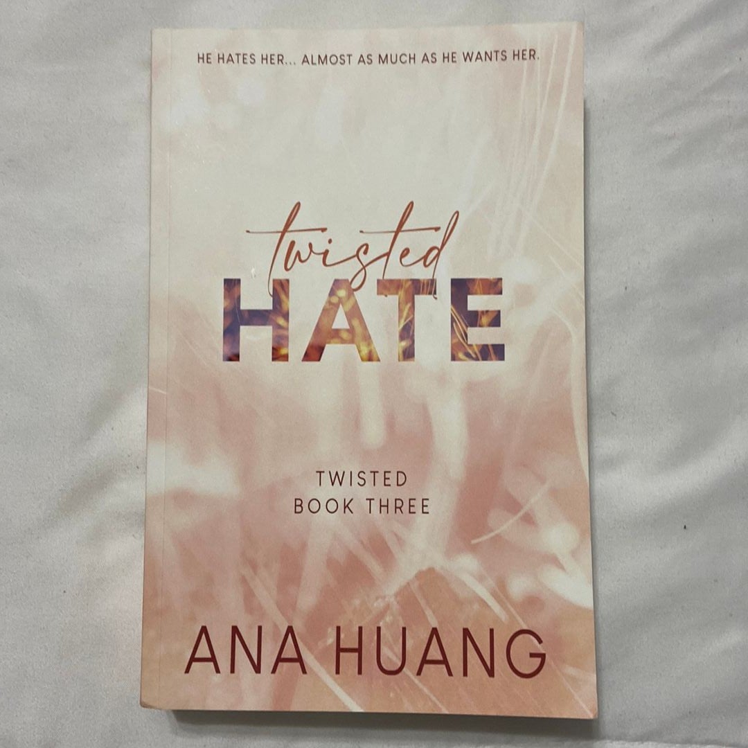 Twisted Hate - Special Edition: Huang, Ana: 9781735056692: : Books