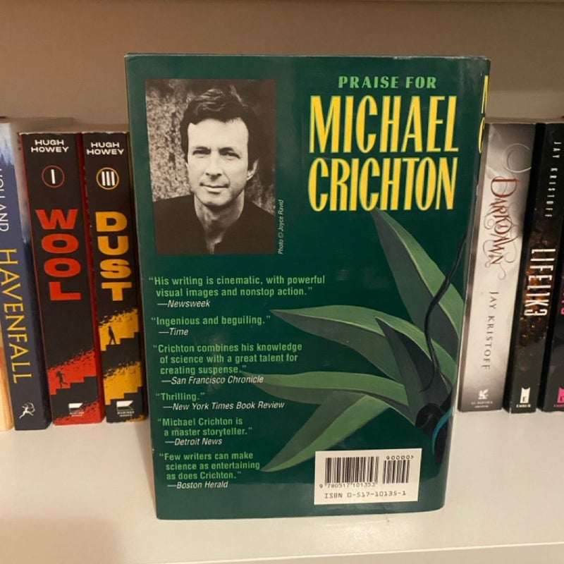 Michael Crichton: A New Collection of Three Complete Novels