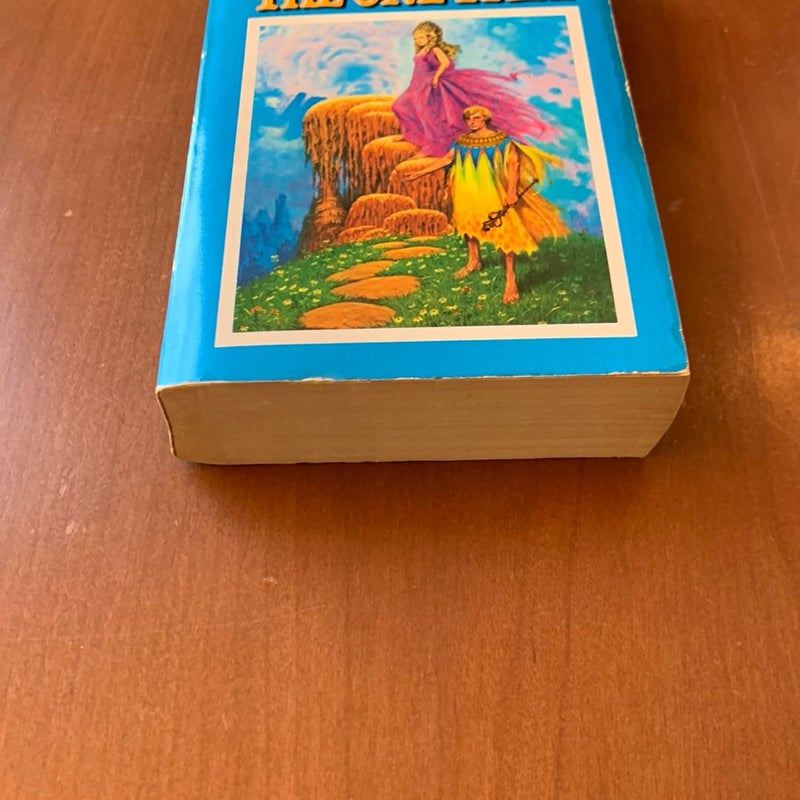 The One Tree (1983 Paperback First Edition)