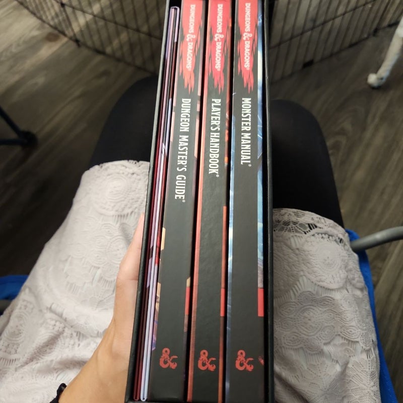Dungeons and Dragons Core Rulebooks Gift Set (Special Foil Covers Edition with Slipcase, Player's Handbook, Dungeon Master's Guide, Monster Manual, DM Screen)