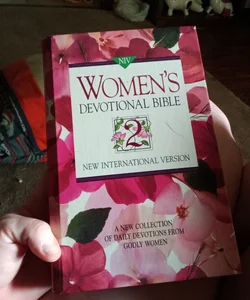 Niv Women's Devotional Bible