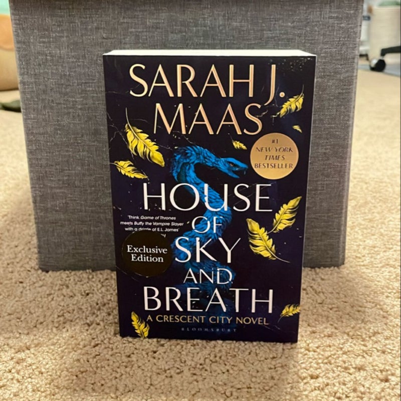 House of Sky and Breath *Waterstones Exclusive*