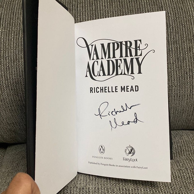 Vampire Academy Fairyloot Edition