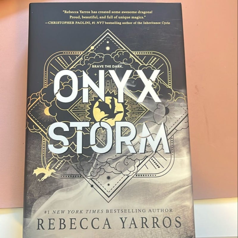 Onyx Storm (Standard Edition)