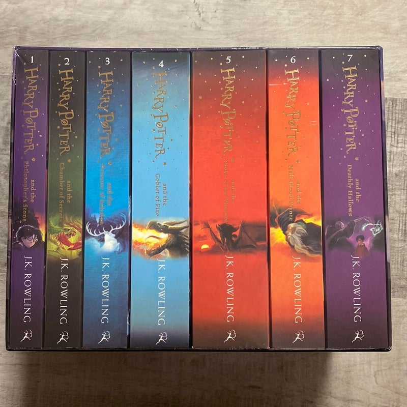 Harry Potter Box Set: The Complete Collection: Rowling, J. K.:  9781408856772: : Books