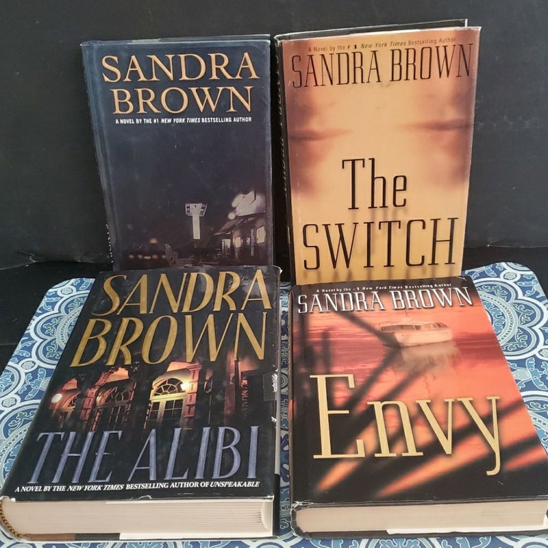 8 Sandra Brown Thrillers and Romance Hardback Novels