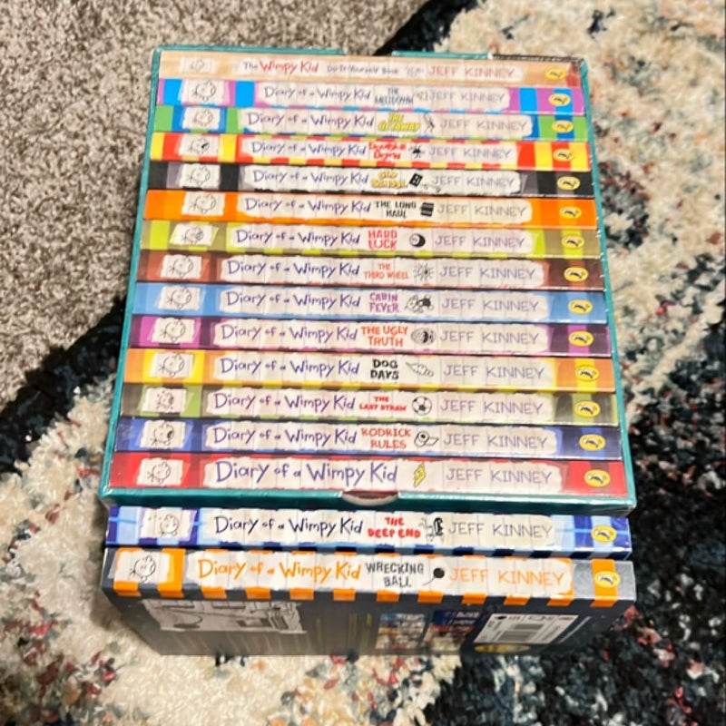 Diary of a Wimpy Kid Box of Books 1-16 Revised