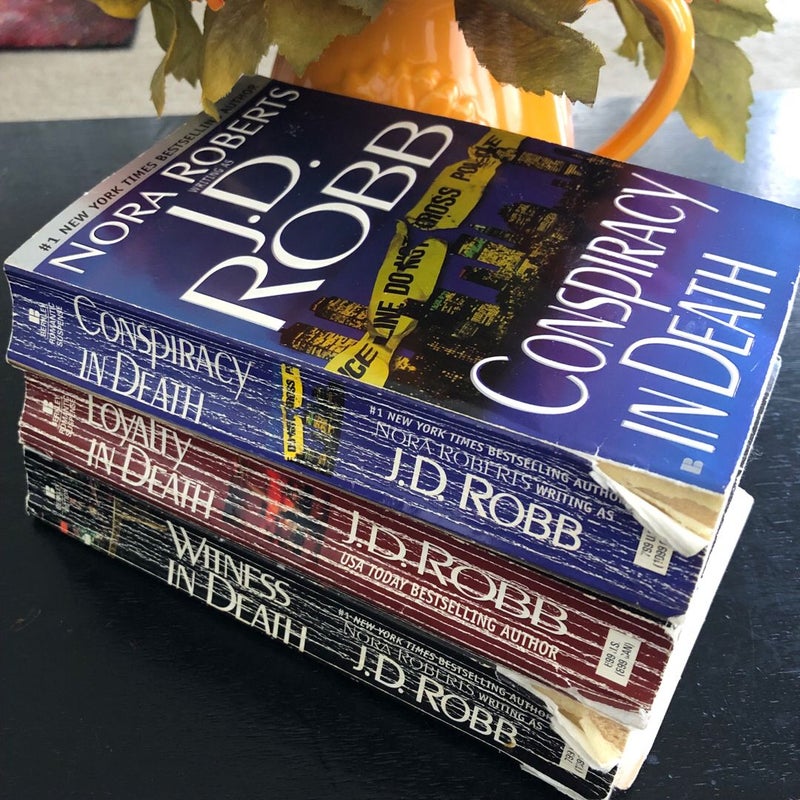 📚 Book Bundle: Conspiracy in Death • Loyalty in Death • Witness in Death