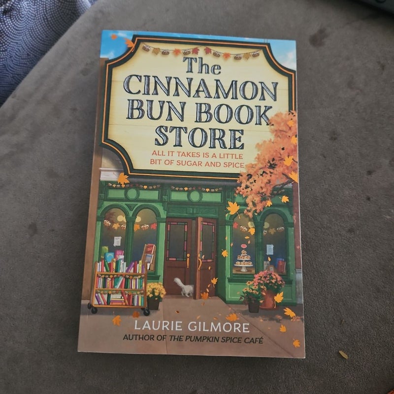 The Cinnamon Bun Book Store (Dream Harbor, Book 2)
