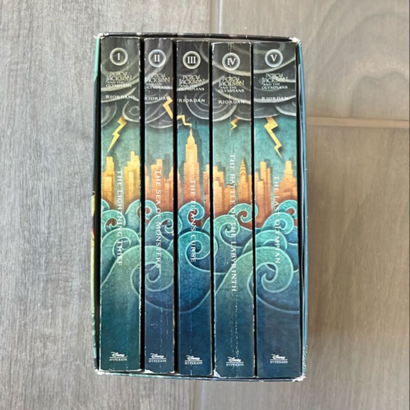 Percy Jackson and the Olympians 5 Book Paperback Boxed Set (new Covers W/poster)