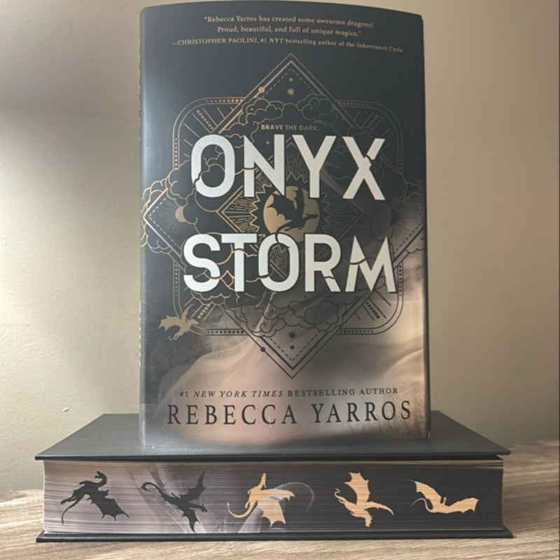 Onyx Storm (Deluxe First Edition)