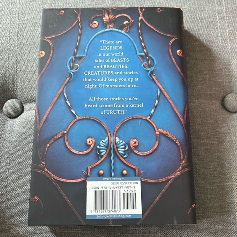 The Wren in the Holly Library (Deluxe Limited Edition)