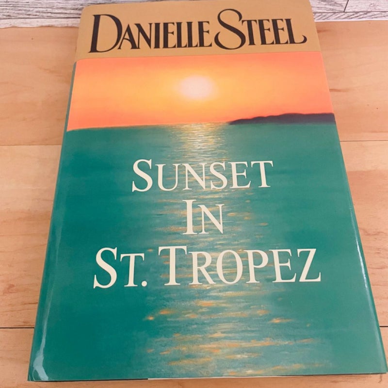 Danielle Steel Bundle-Lot of 3; The Kiss, Sunset in St. Tropez, Legacy (Large Print)