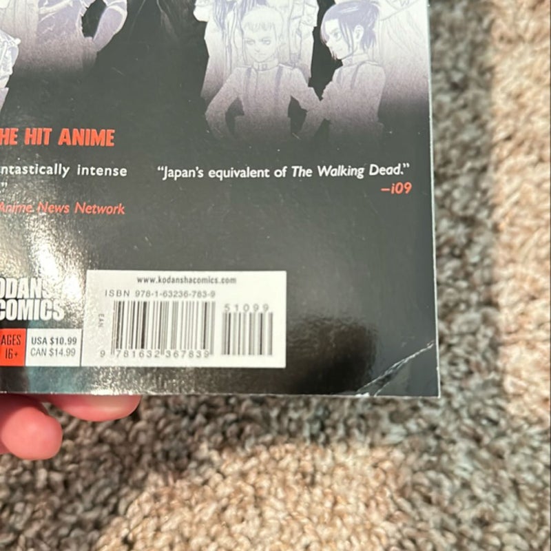 Attack on Titan: Colossal Edition 6