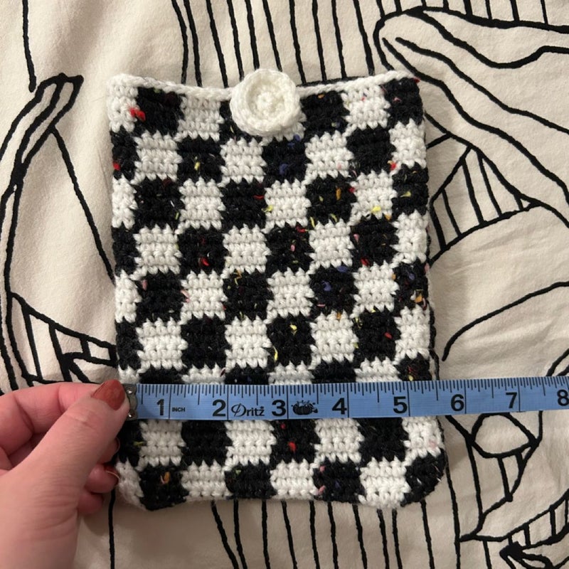 Crochet Kindle sleeve