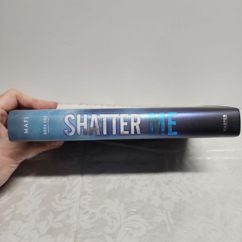 Shatter Me Collector's Deluxe Limited Edition