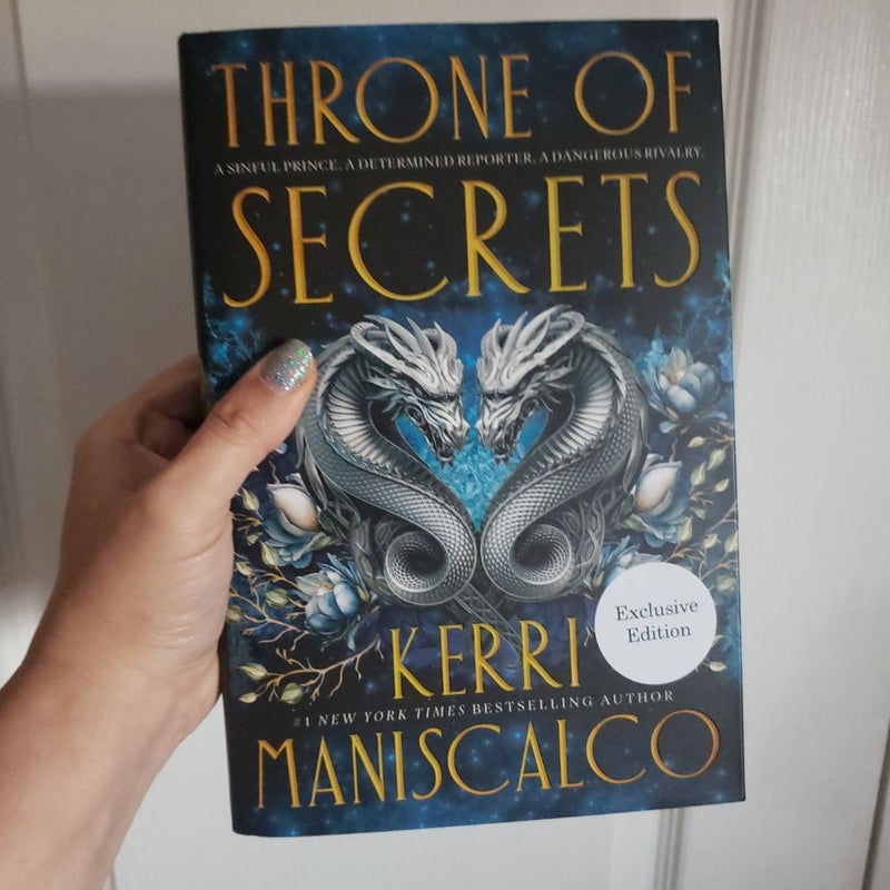 Throne of Secrets Book. Sprayed Edition. Kerri Maniscalco 