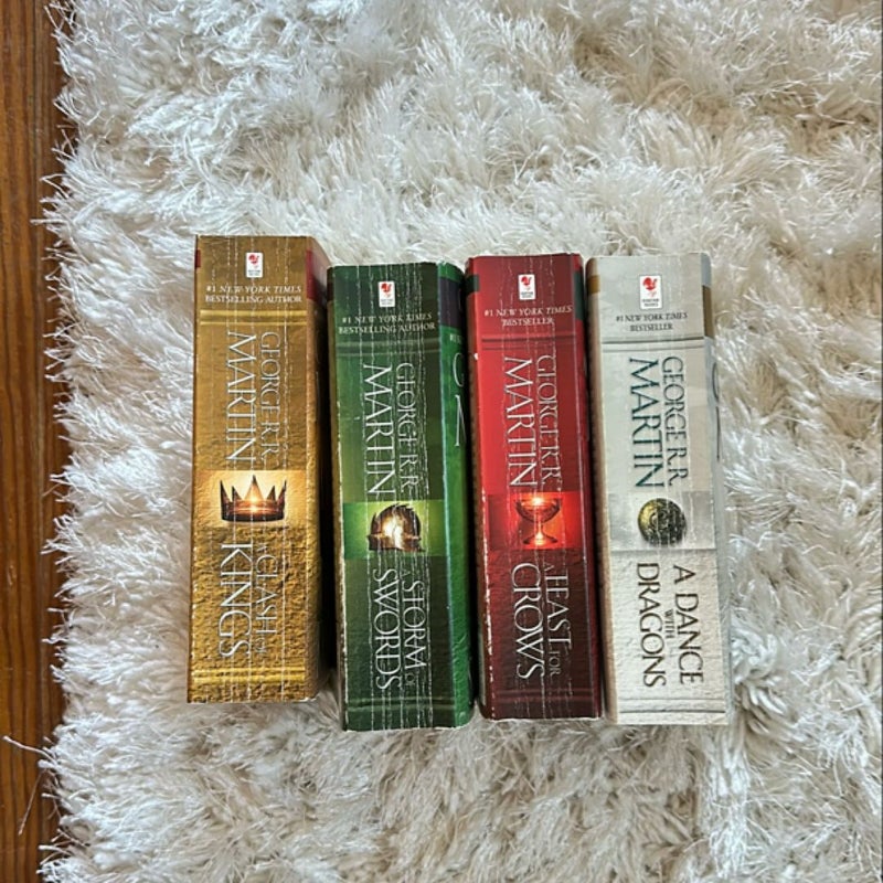 George R. R. Martin's a Game of Thrones 5-Book Boxed Set (Song of Ice and Fire Series)