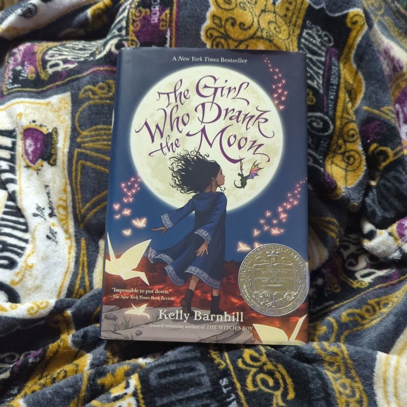 The Girl Who Drank the Moon (Winner of the 2017 Newbery Medal)