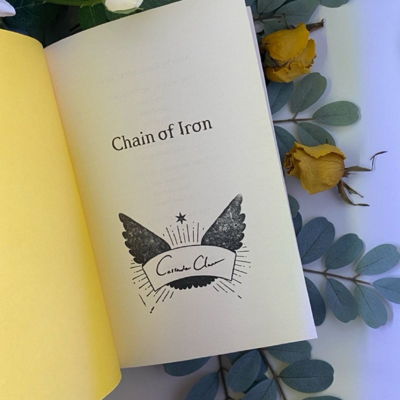 Chain of Gold (The Last Hours trilogy signed Waterstones)