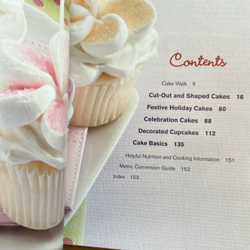 Betty Crocker Decorating Cakes and Cupcakes