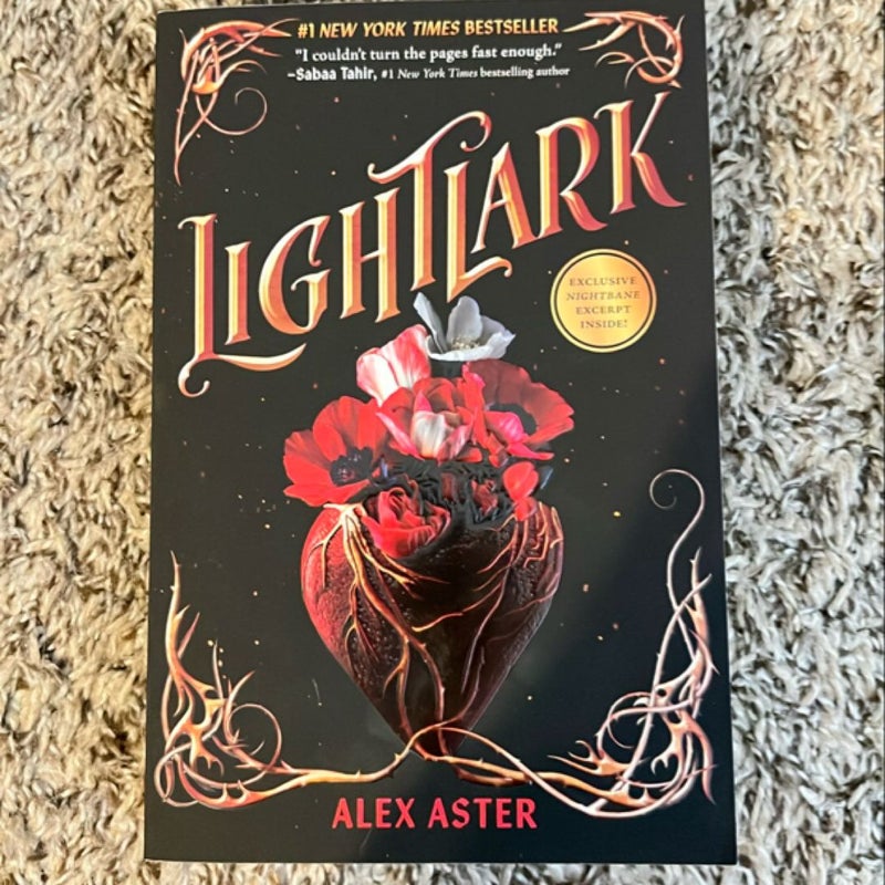 Lightlark (the Lightlark Saga Book 1)