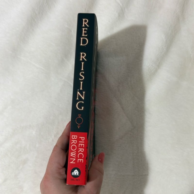 Red Rising by Pierce Brown, Paperback | Pangobooks