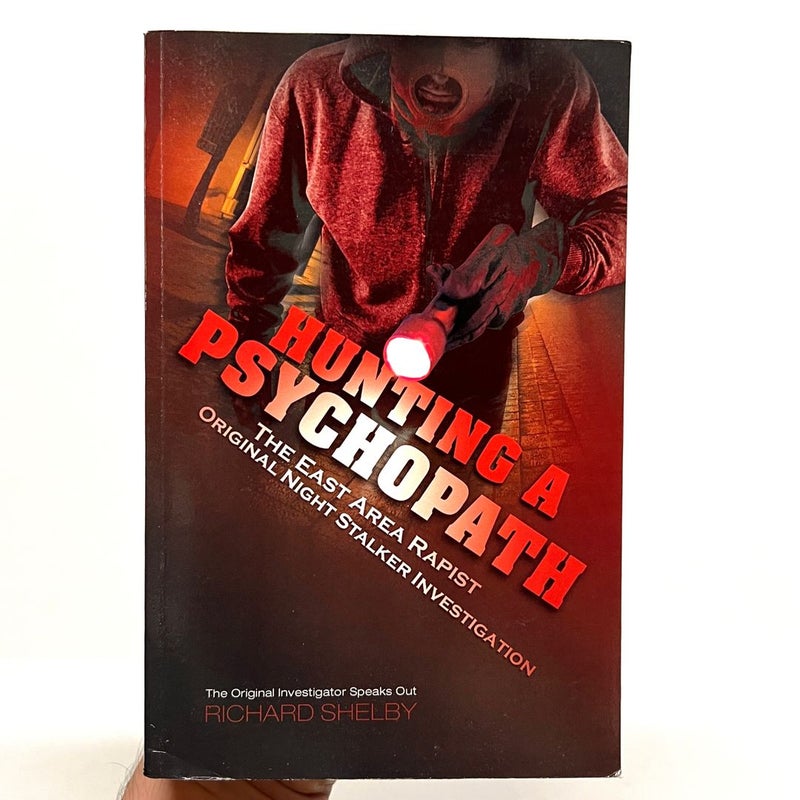 Hunting a Psychopath paperback book 