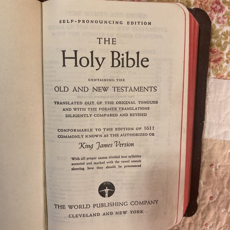 The Holy Bible - Self-pronouncing Edition 