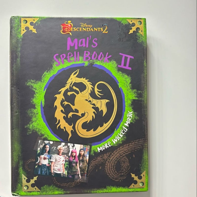 Descendants 2: Mal's Spell Book 2