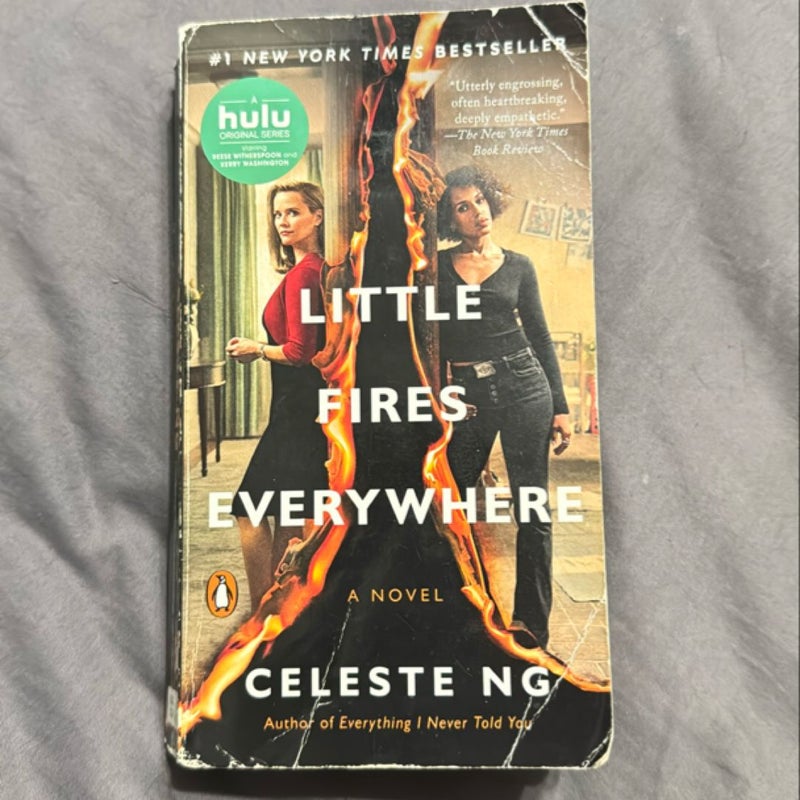 Little Fires Everywhere (Movie Tie-In)