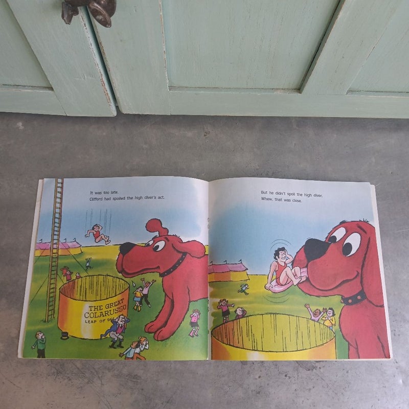 Clifford at the Circus