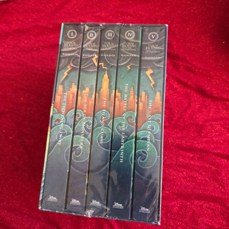 Percy Jackson and the Olympians 5 Book Paperback Boxed Set (new Covers W/poster)