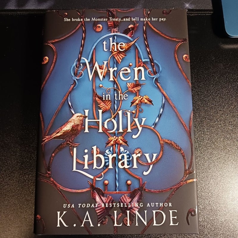 The Wren in the Holly Library (Deluxe Limited Edition)