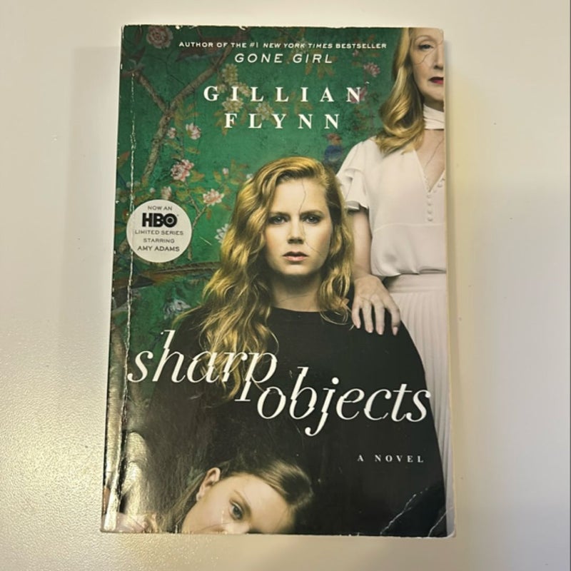 Sharp Objects (Movie Tie-In)