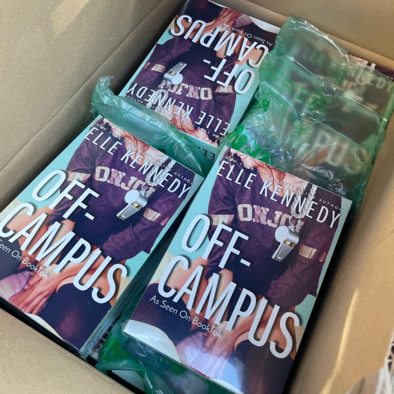 Off Campus book set