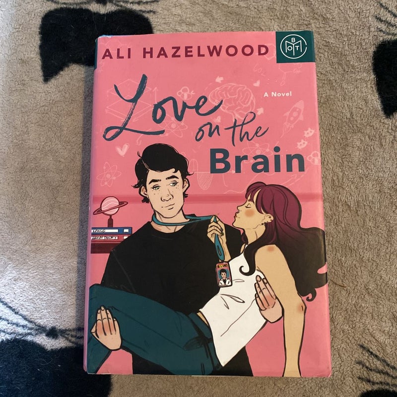 Love on the brain by Ali Hazelwood, Hardcover | Pangobooks