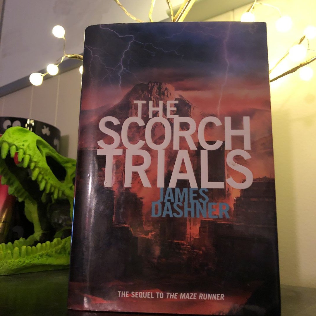  The Scorch Trials (Maze Runner, Book Two): 9780385738750:  Dashner, James: Books