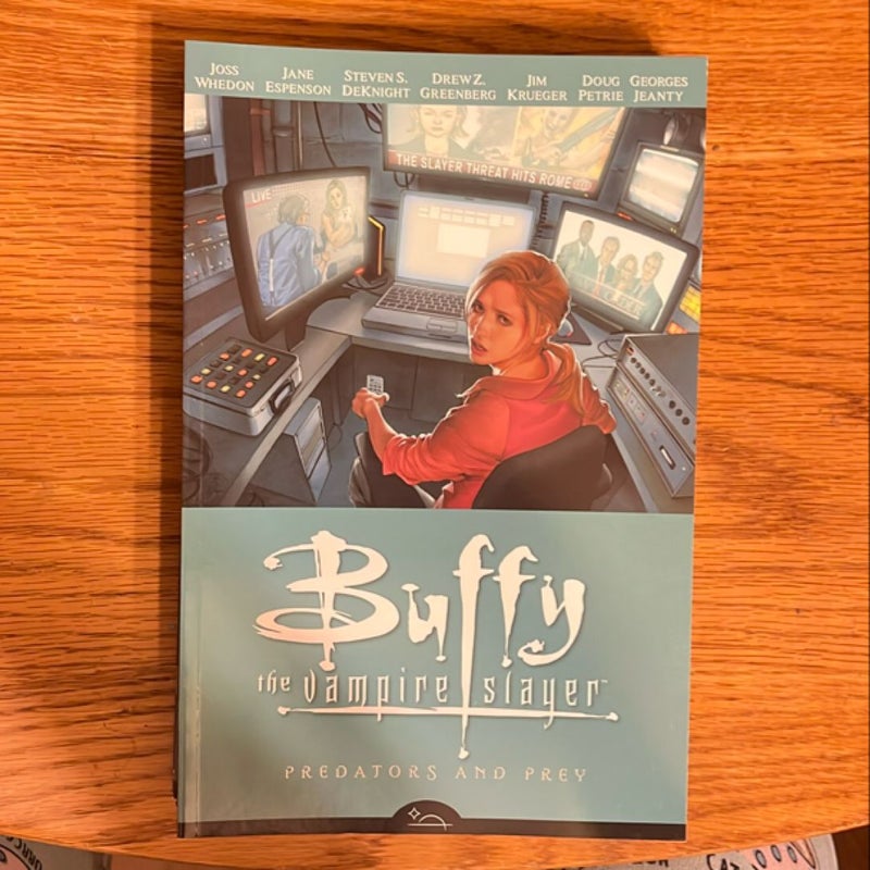 Buffy the Vampire Slayer season 8 comic set