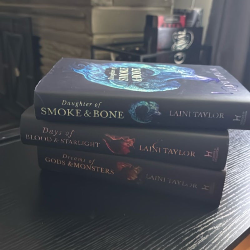 Daughter of smoke and bone 