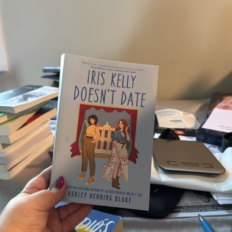 Iris Kelly Doesn't Date