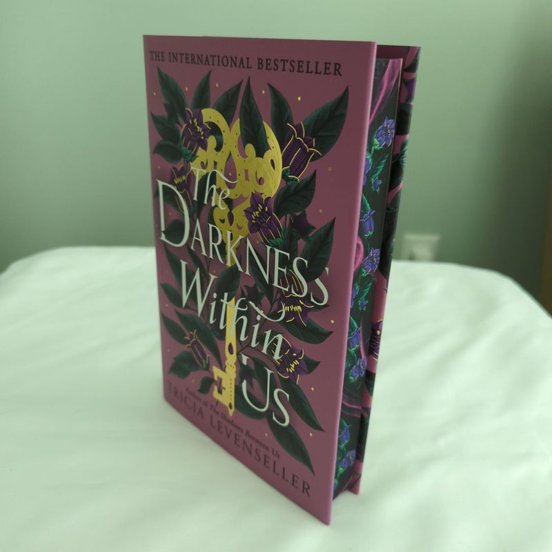 **FAIRYLOOT SIGNED EXCLUSIVE** The Darkness Within Us