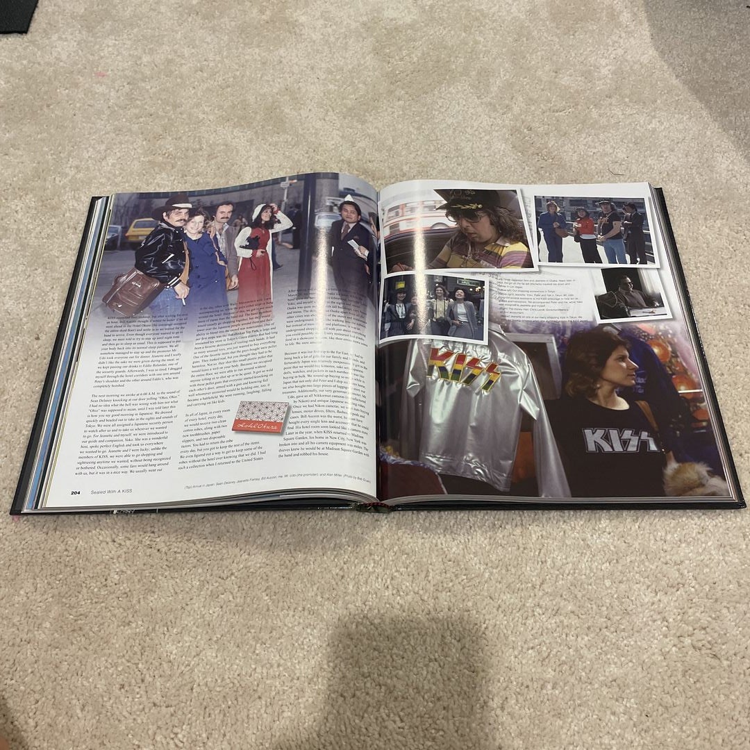 Sealed With a Kiss by Lydia Criss, Hardcover | Pangobooks