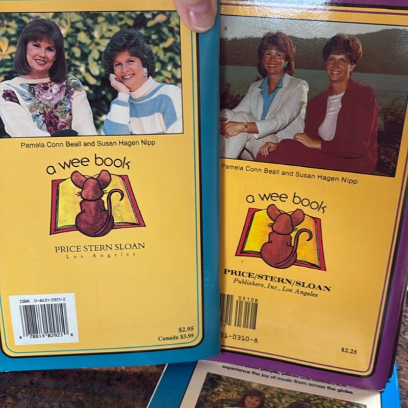 Lot 4 vtg Wee Sing music Books