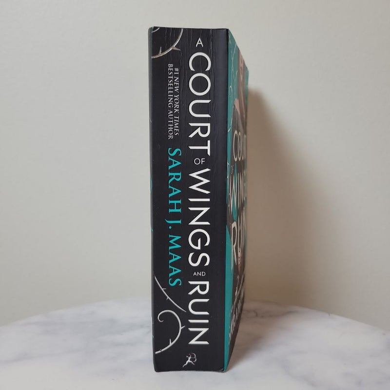 A Court of Wings and Ruin | UK Paperback OOP