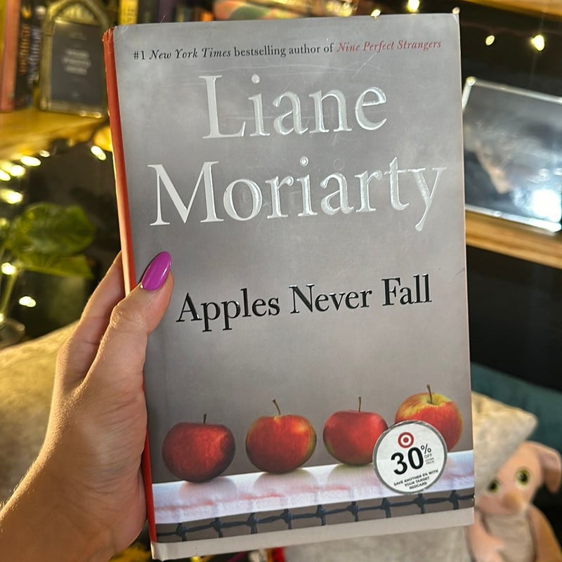 Apples Never Fall