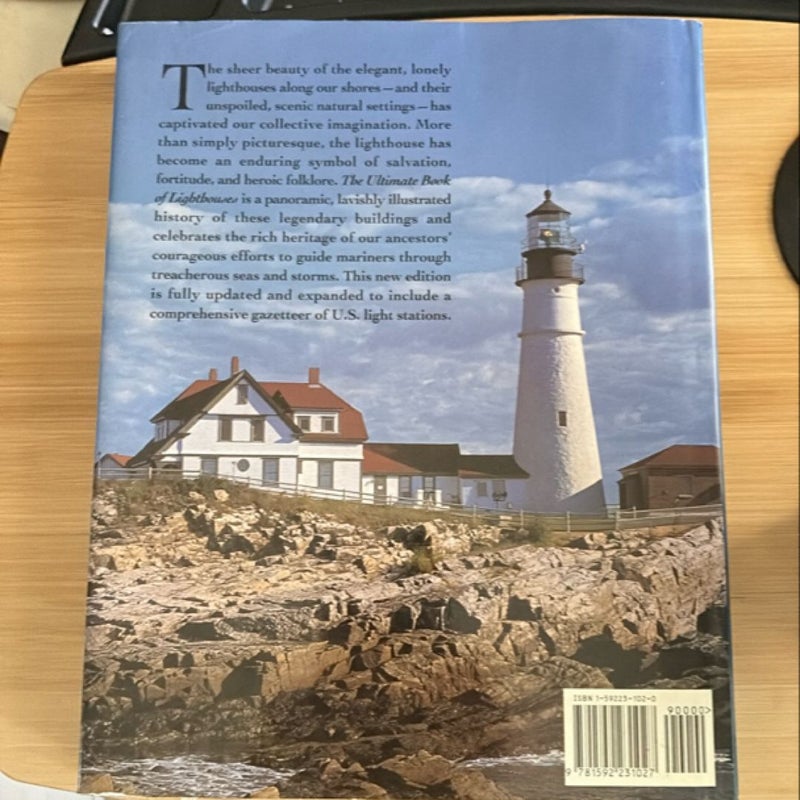 The Ultimate Book of Lighthouses